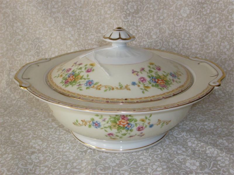 NATIONAL CHINA, PATRICIA PATTERN, (1) COVERED VEG BOWL